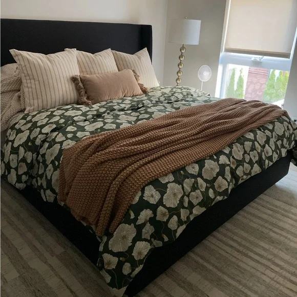 Schoolhouse Blooming Field Duvet Cover - Picture 4 of 4